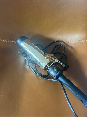 Hot tools Professional - Gold Barrel Curling Iron - Black Handle